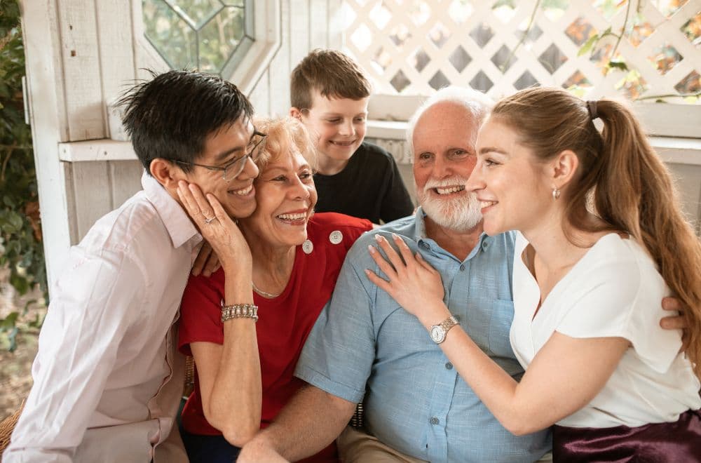 An American host family welcoming a student from Sweden